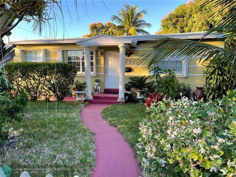 2425 Dewey St - Photo 1
