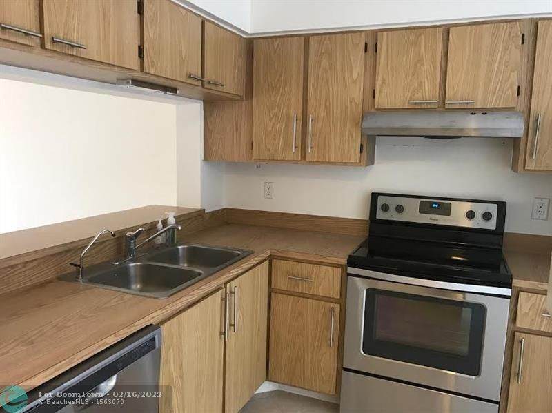 2700 Oakland Forest Dr - Photo 1