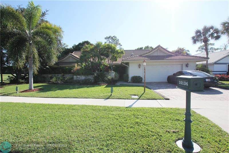 10134 Boca Woods Ln - Photo 1