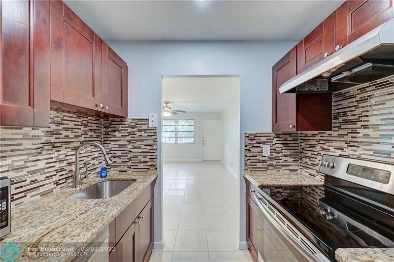 10112 Twin Lakes Dr - Photo 1