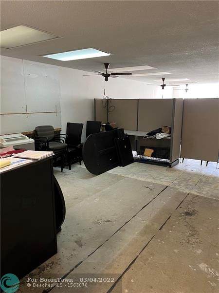 3006 Commercial Blvd - Photo 1