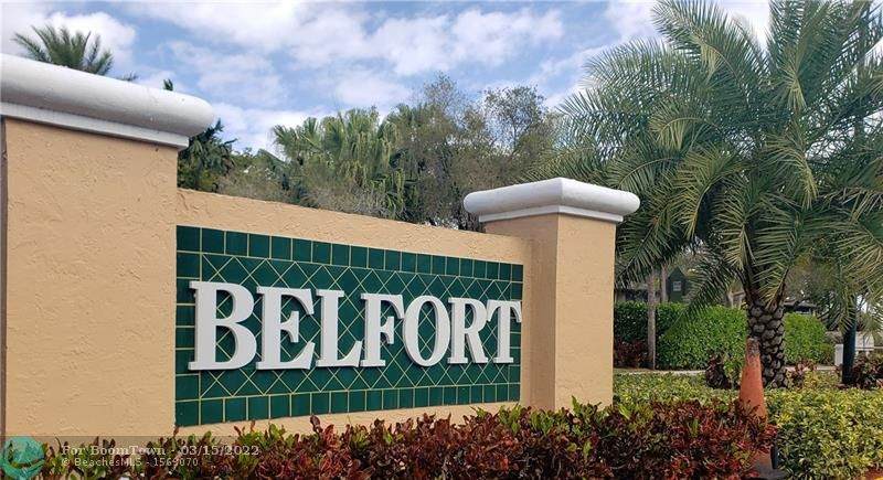 9913 Belfort Cir - Photo 1