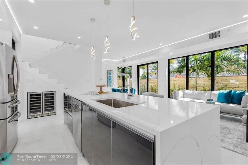 2677 8th Ave - Photo 1