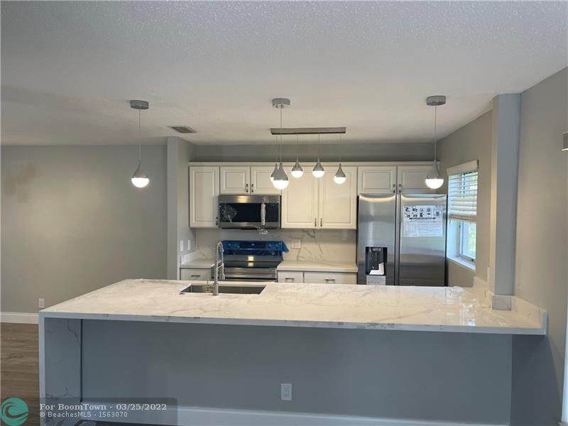 865 North Dr - Photo 1