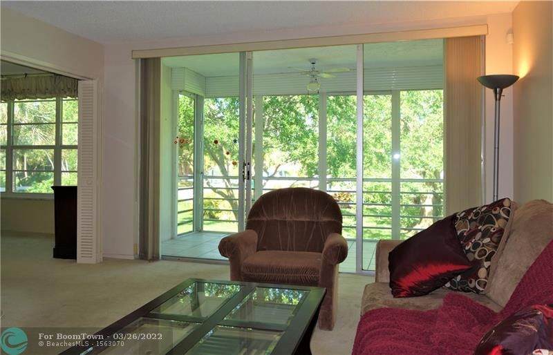 500 Oaks Ln - Photo 1