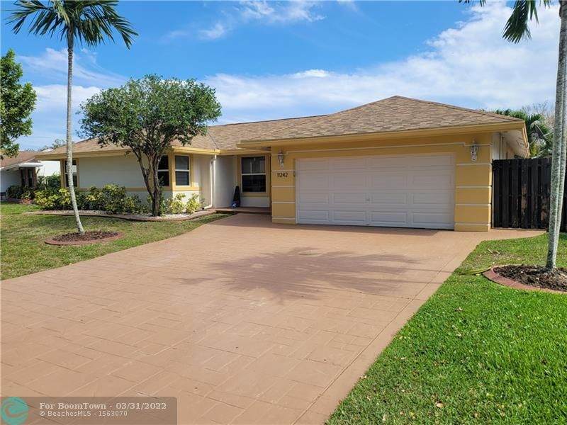 11242 44th St - Photo 1