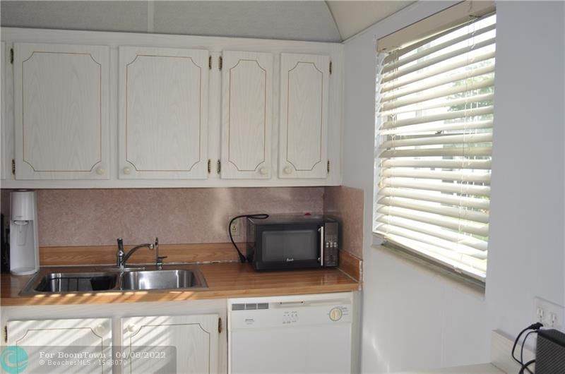 416 Tilford - Photo 1