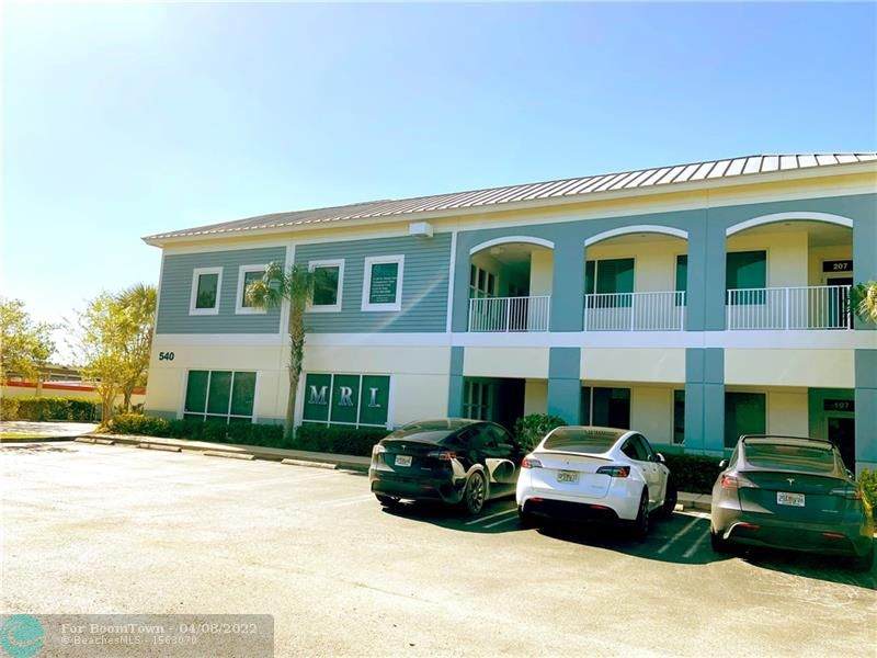 540 University Blvd - Photo 1