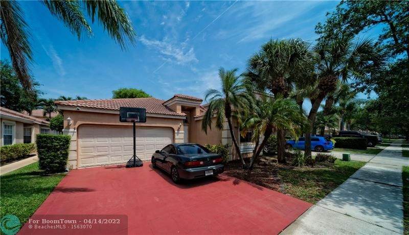 7707 Oak Grove Cir - Photo 1
