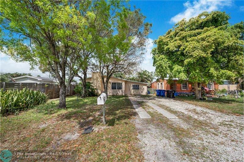 1537 5th Ave - Photo 1