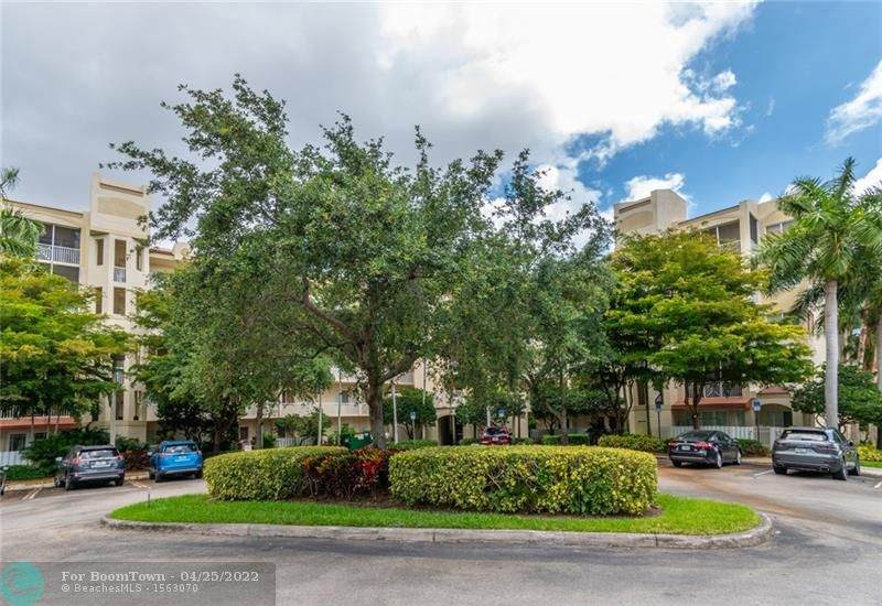 3600 Oaks Clubhouse Dr - Photo 1