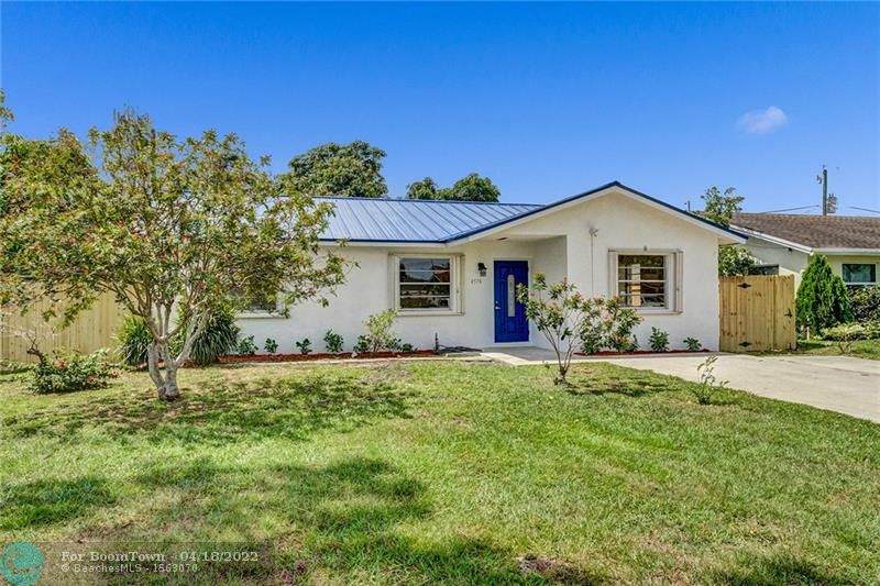 4576 Curtis Ave - Photo 1