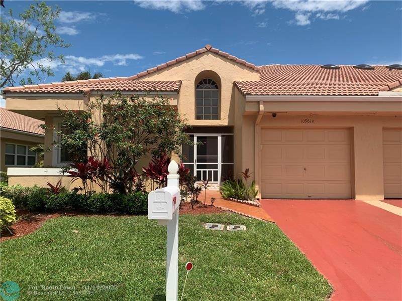 10961 Lakemore Ln - Photo 1