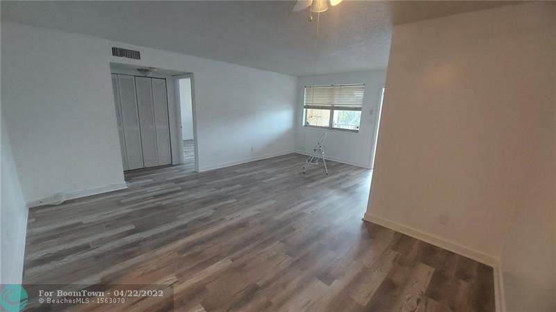850 Commercial Blvd - Photo 1