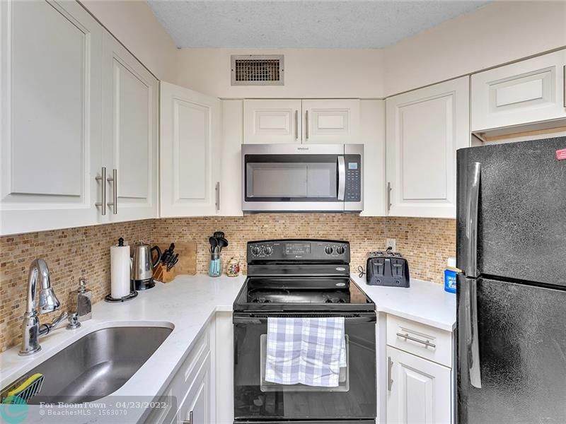 213 Lake Pointe Dr - Photo 1