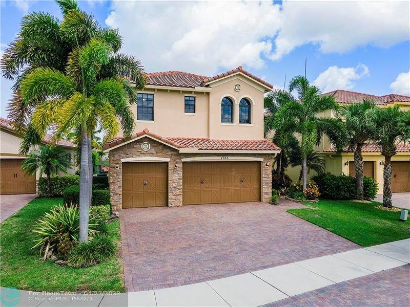 7357 111th Way - Photo 1