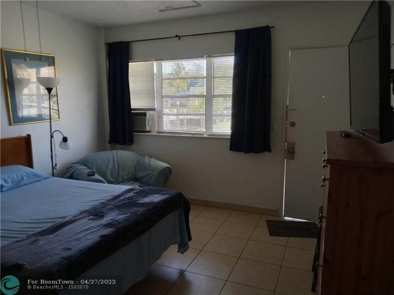 26 Diplomat Pkwy - Photo 1