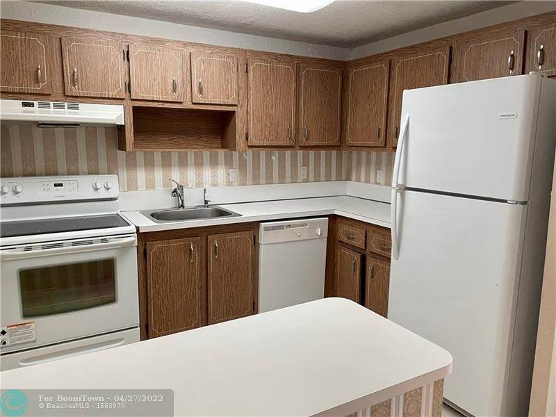 7000 17th St - Photo 1