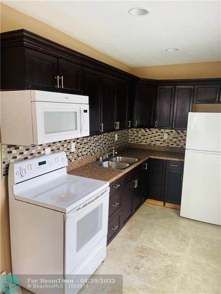 852 68th Ave - Photo 1