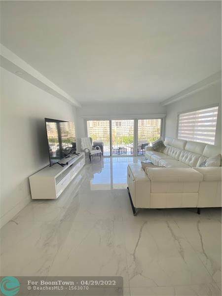 300 Bayview Dr - Photo 1