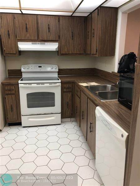 404 68th Ave - Photo 1