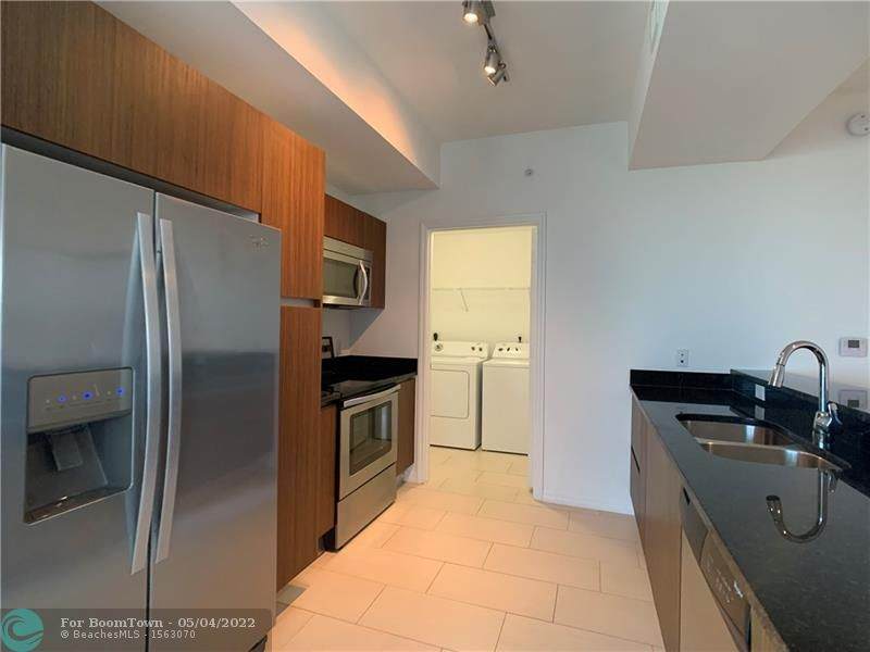 601 82 AVE - Photo 1