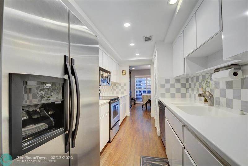 3014 Willow Ln - Photo 1
