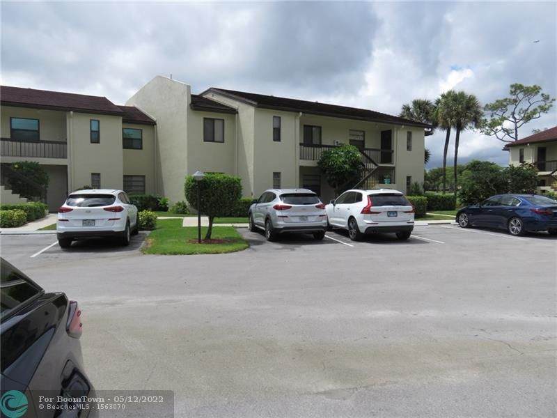 8440 Casa Del Lago - Photo 1