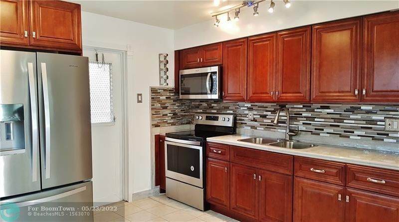 708 7th Ave - Photo 1