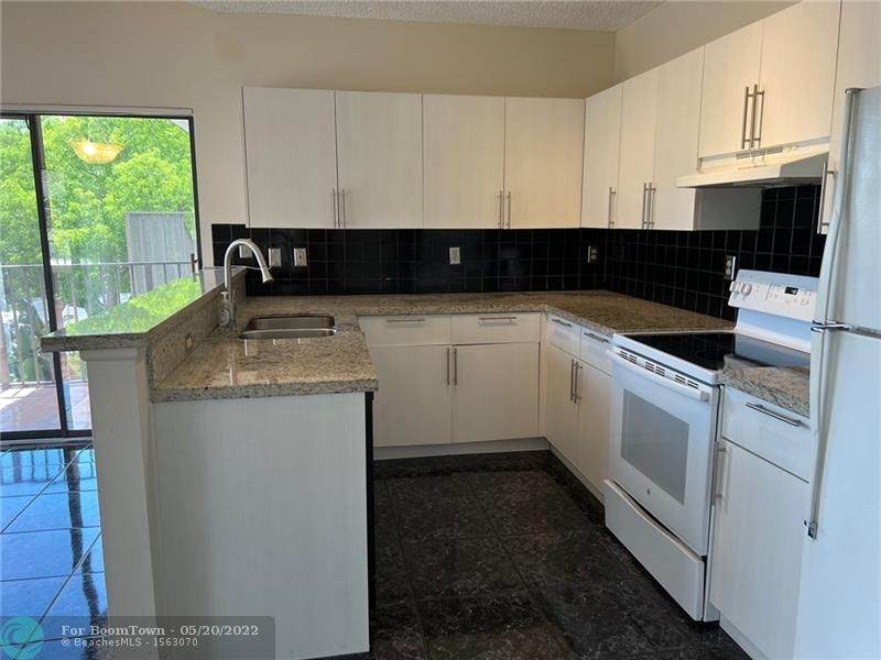 4720 62nd Way - Photo 1