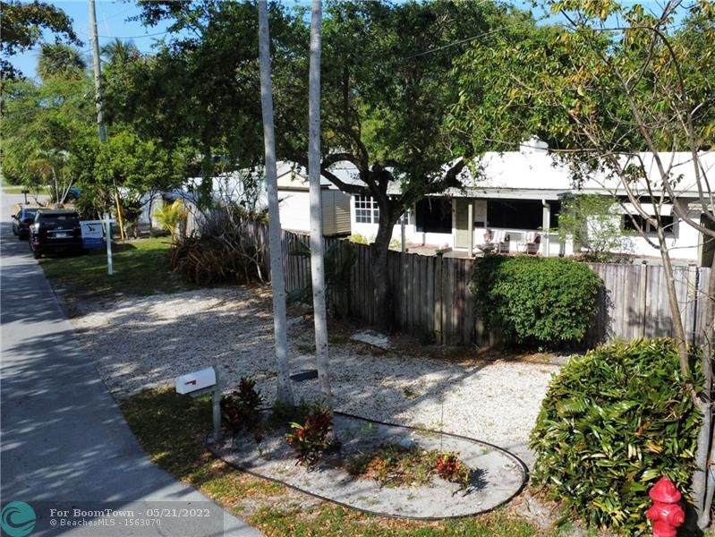 1410 19th Ave - Photo 1