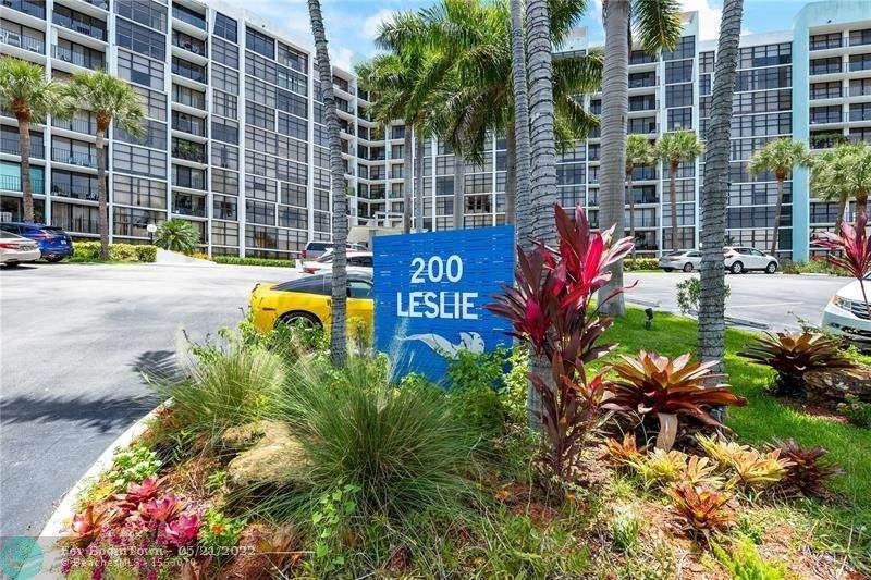 200 Leslie Dr - Photo 1
