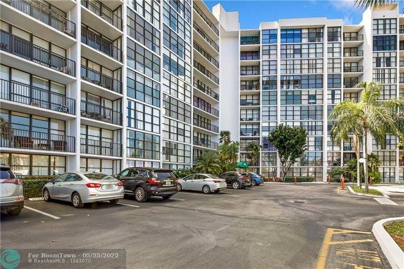 1000 Parkview Dr - Photo 1