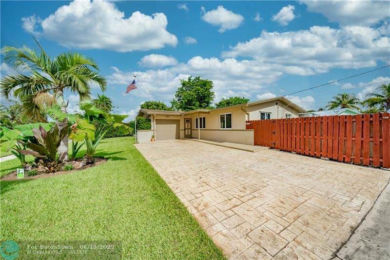 9169 25th St - Photo 1