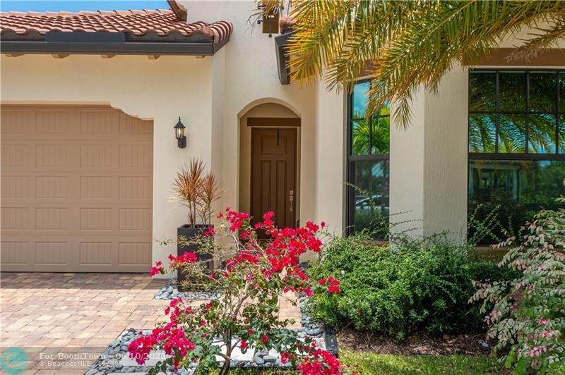 8585 Baypoint Cir - Photo 1