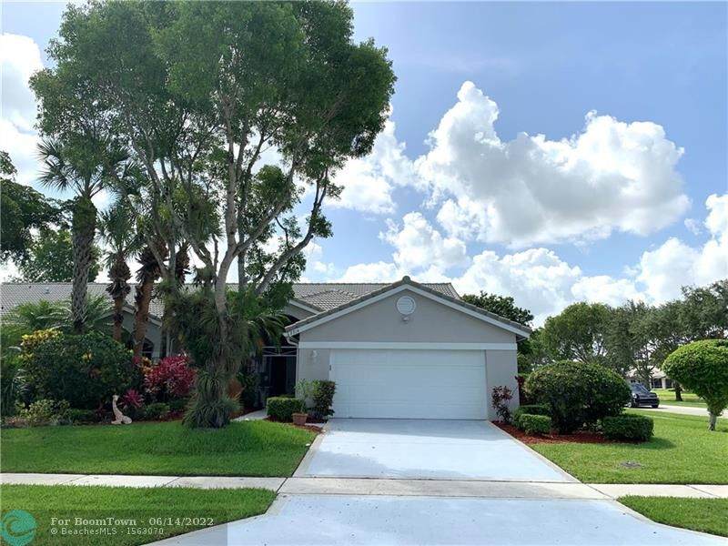 8914 Brittany Lakes Dr - Photo 1