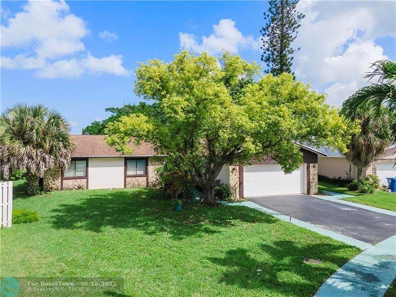 9457 46th Ct - Photo 1