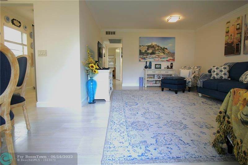 276 Markham M - Photo 1