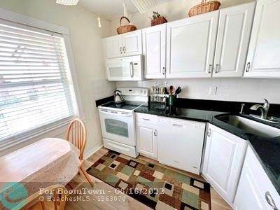 7205 5th Pl - Photo 1