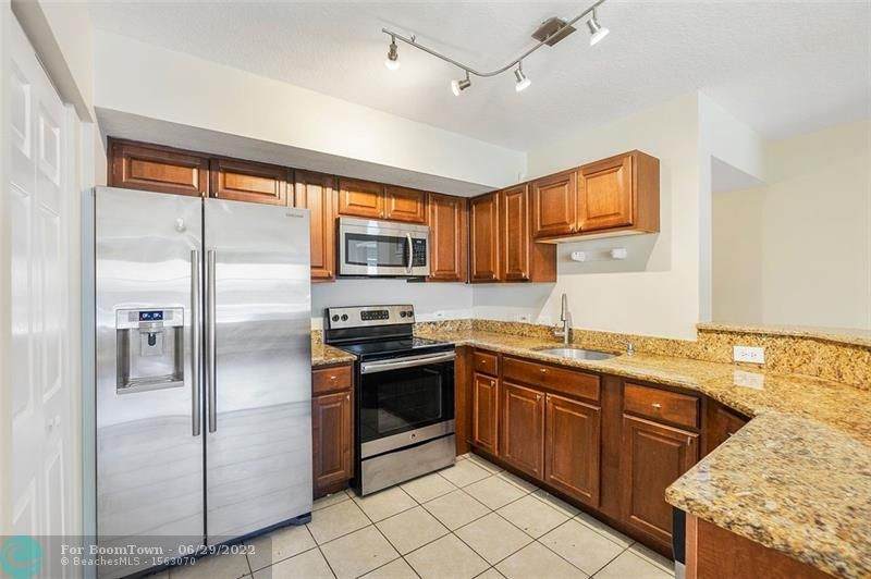 101 Villa Cir - Photo 1