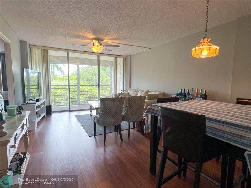 105 Royal Park Dr - Photo 1