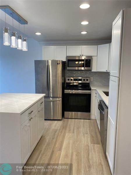 3028 Ellesmere B - Photo 1
