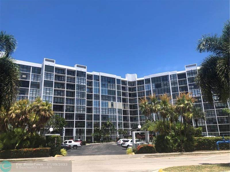 1000 Parkview Dr - Photo 1