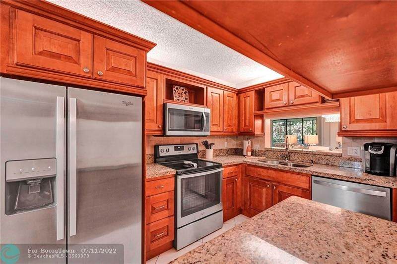7515 79th Ave - Photo 1