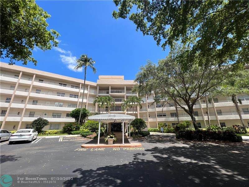 3800 Oaks Clubhouse Dr - Photo 1