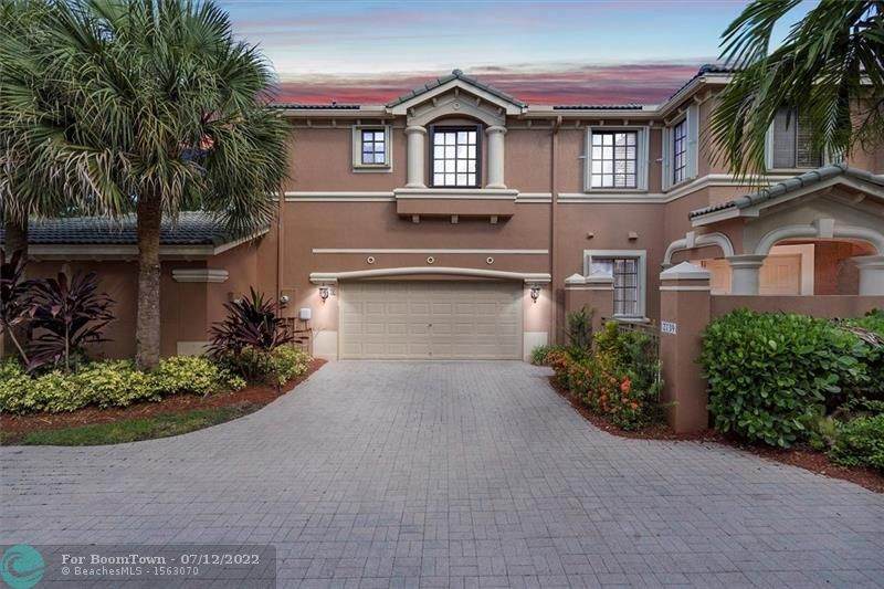 2739 Kinsington Cir - Photo 1