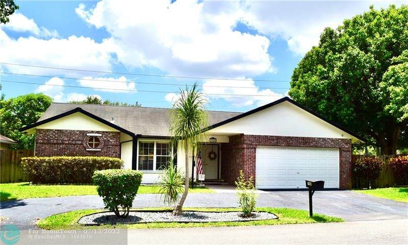 7880 2nd Pl - Photo 1
