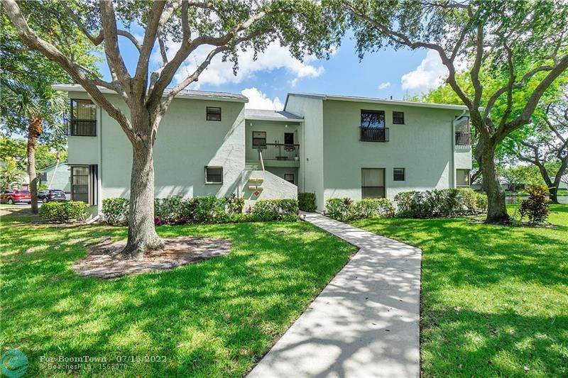 3827 Carambola Cir - Photo 1