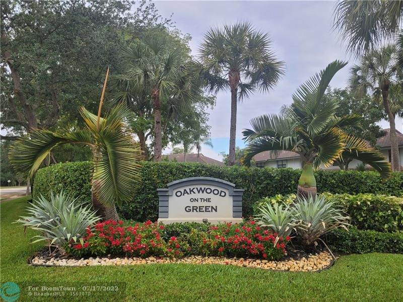 9847 Riverside Dr - Photo 1
