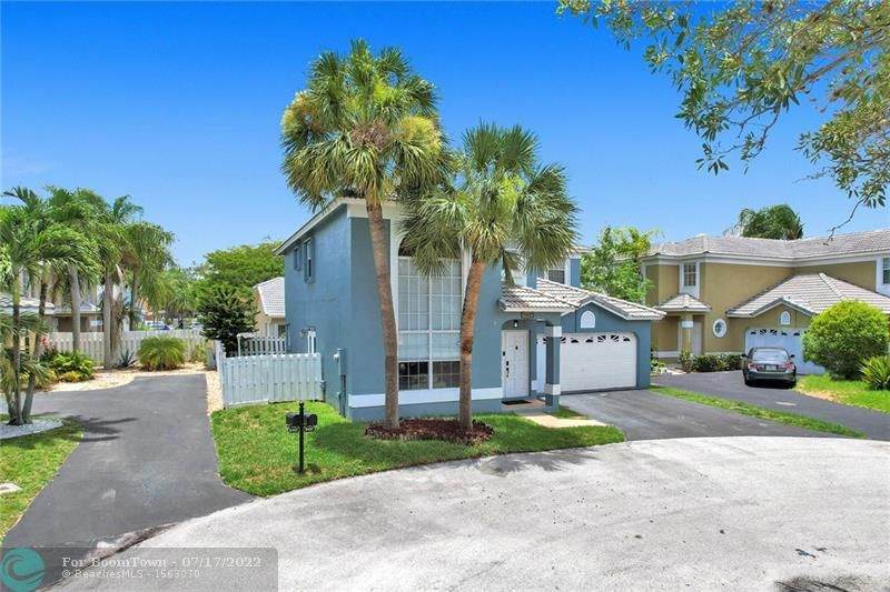 5467 44th Way - Photo 1